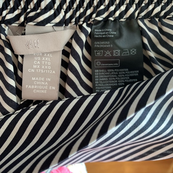 H&M silky wide leg flowing pants - Picture 3 of 3